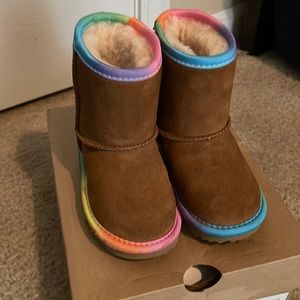 Toddler girl Uggs size 6c